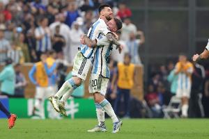 麦卡利斯特：西法巴阿都可能赢得世界杯 马斯坦托诺个性非常突出