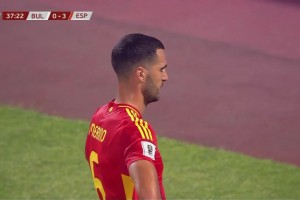 西班牙3-0扩大比分！亚马尔角球助攻梅里诺头球破门！