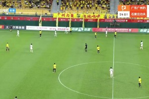 中甲赛场又现“口吐芬芳”大战，解说员调侃：第一次英语这么好