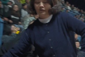 没有一个不锈钢盆能走出村BA...