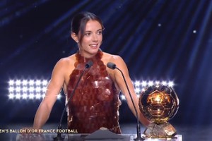 三连庄！官方：邦马蒂获2025年女子金球奖，击败枪手球员卡尔登泰