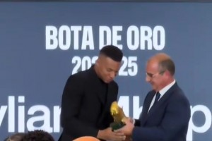 首次获奖！姆巴佩领取24-25赛季欧洲金靴奖